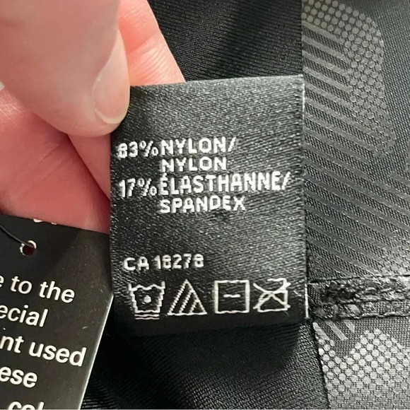 HUE Super  Sleek Layering Hi Rise Camo Legging - Picture 6 of 8